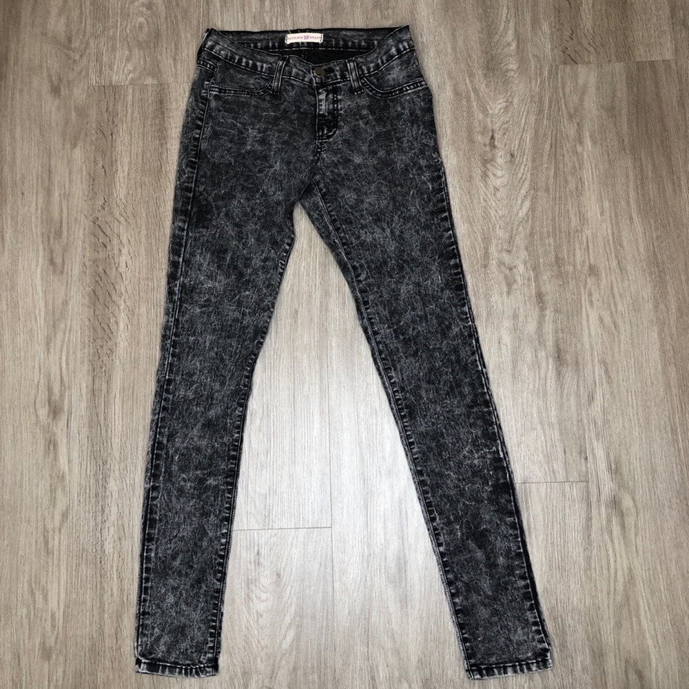 Altar’d State Women's Gray/Black Low Rise Straight Leg Skinny Jeans sz 26 - Picture 2 of 4